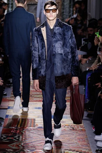 Look 25